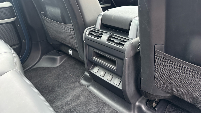 Land Rover Defender 3.0 D250 SE 110 5dr Auto Diesel Estate